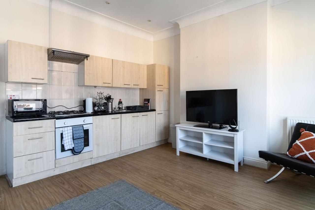 Two Bedroom Apartment In Tooting Лондон Екстер'єр фото